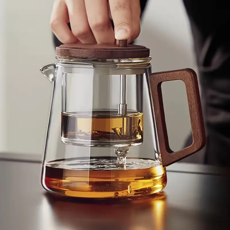 Minimalist teapot with a convenient pour-out